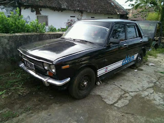  yg Suka Sedan Retro Jepangan Monggo Nih Datsun 1972