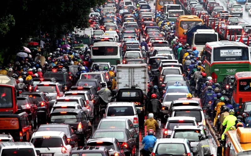 Road Safety: PERMASALAHAN TRANSPORTASI DI INDONESIA