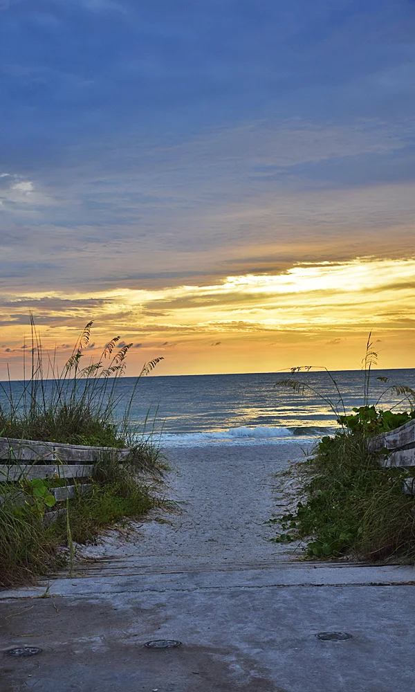 Life Tastes Good in St. Petersburg, FL | Sometimes you just have to getaway from it all, and we did just that a couple weeks ago when we visited beautiful St. Petersburg, Florida. With a little planning, it's easy to getaway and enjoy a change of scenery without having to spend a fortune. I like that! #LTGtravels