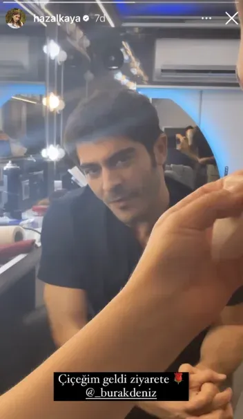 The shooting for the second season of the Netflix series "Pera Palas'ta Gece Yarısı" continues. Hazal Kaya, the lead actress of the show who frequently shares updates from the set, shared a story with Burak Deniz this time.