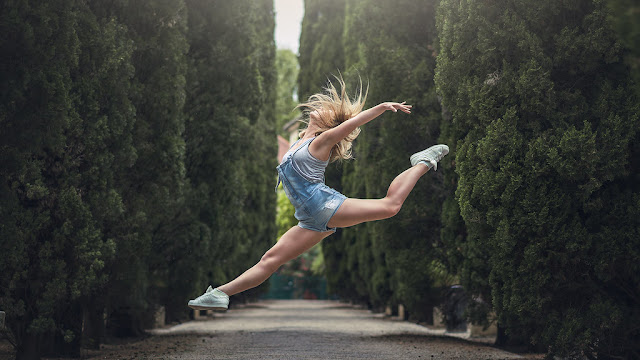 Street Shots of Dancers and Gymnasts by Dimitry Roulland