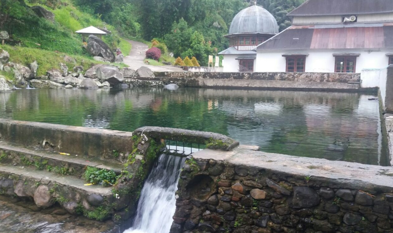 objek wisata alam kolam mandi pincuran gadang