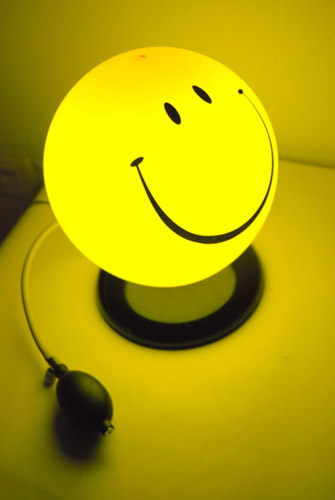 pictures of smiley faces that move. animated smiley face