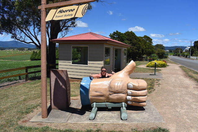 BIG Thumbs Up in Scottsdale | BIG Things Tasmania