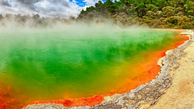 Champagne Pool, Sumber Air Panas di Selandia Baru