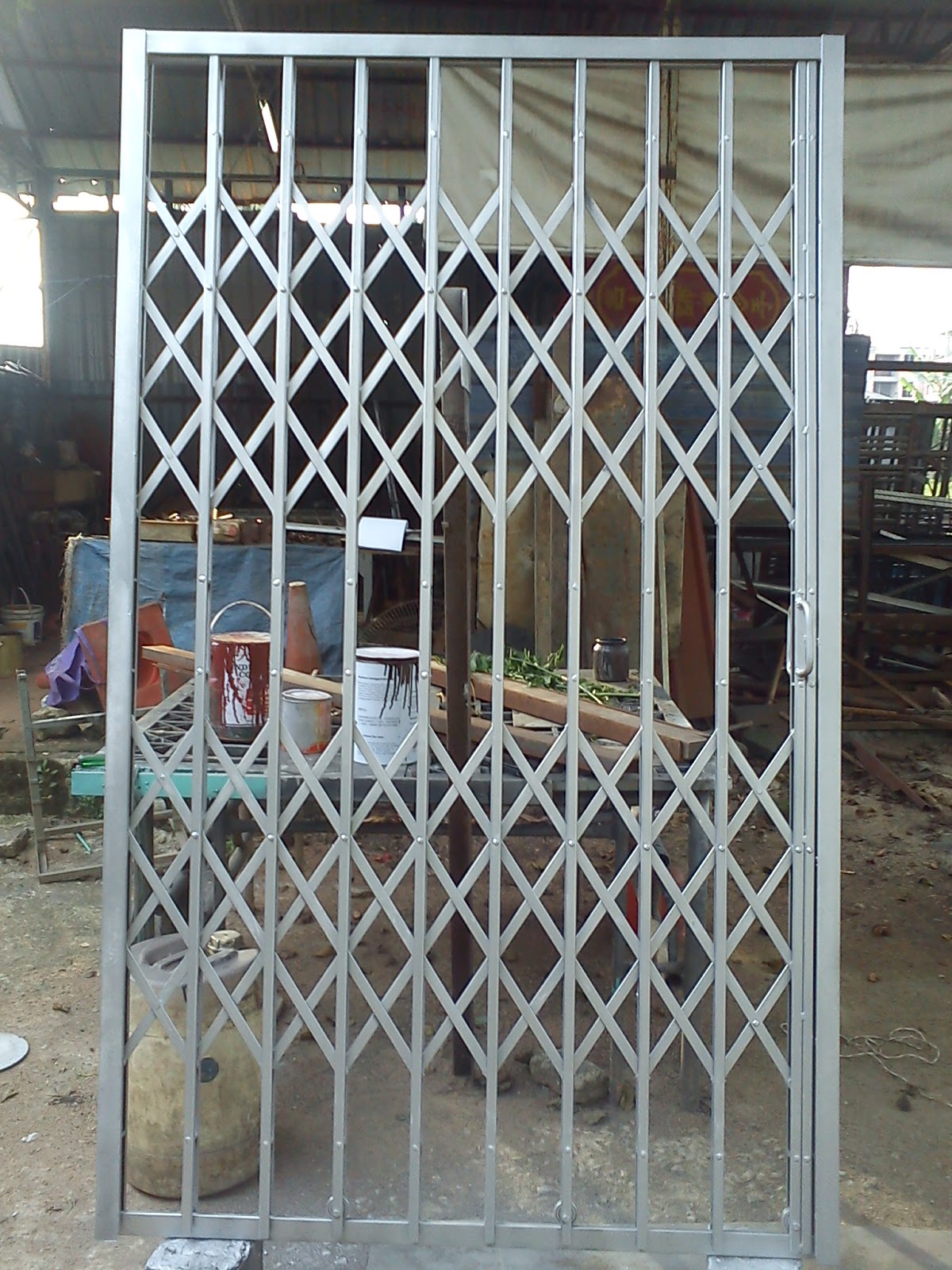 En dol 019 7629920 wrought iron and entrance main gate
