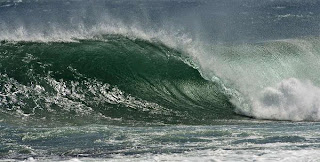 free call wave on big wave surf