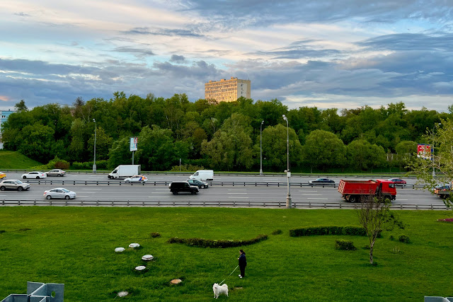 Третье транспортное кольцо, Даниловское мусульманское кладбище, здание бывшего завода «Геофизприбор» (бизнес-центр «Серпуховской двор»)