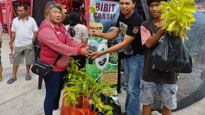 FPSL 2023 Kota Bitung Libatkan Masyarakat Pertanian: Pembagian Bibit Pohon Gratis untuk Pengunjung