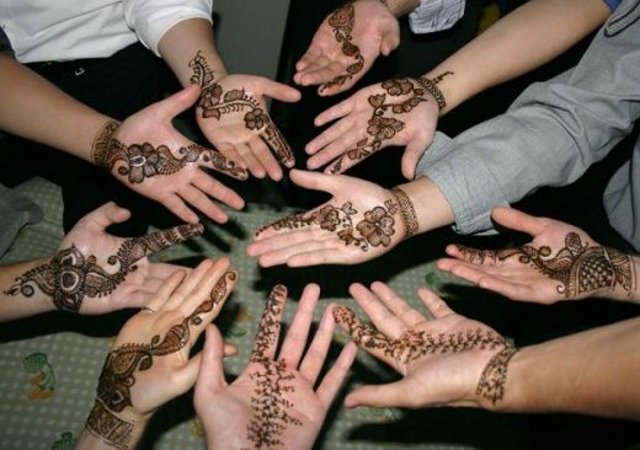 Treditional Henna Designs for Hands