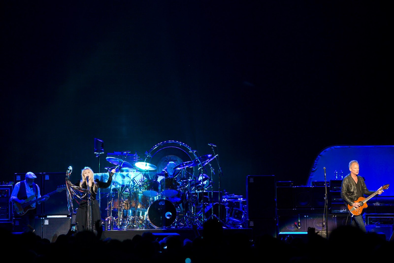 Fleetwood Mac News & Reviews: Fleetwood Mac Reunites in Madison Square ...