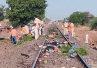 16 people died on railway track under the train during lockdown