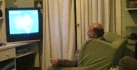 El Tano Pasman le habla al televisor, resignado por el resultado de River Belgrano