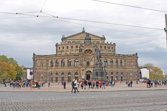 opera w Dreźnie, centrum miasta, stolica Saksonii