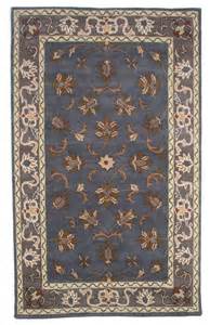 Gorgeous Accent Rug