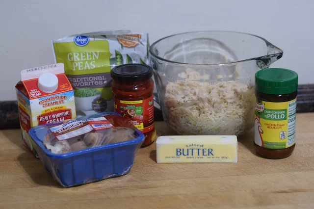 The ingredients needed for the easy chicken a la king recipe.