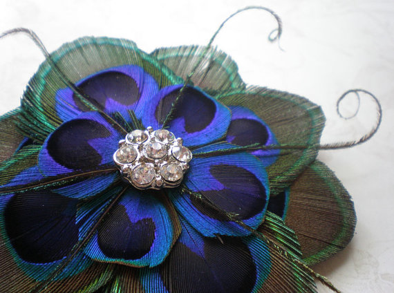 Here are some of the most charming peacock inspired bridal accessories