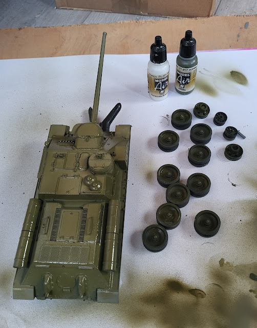 Italeri SU-100 assault gun