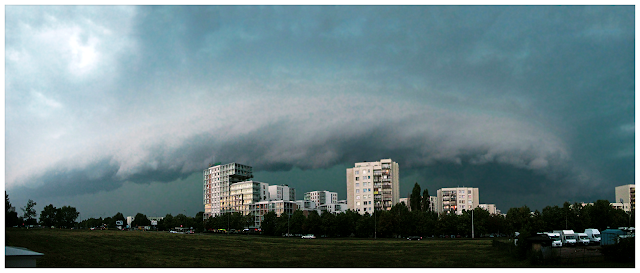 Imponująca chmura szelfowa, która dotarła do Warszawy - 19/07/2015