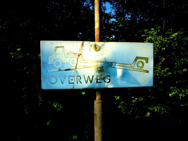 Waarschuwingsbord spoorwegovergang, Zevenaar, foto Robert van der Kroft