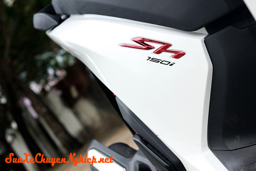 Sơn xe Honda Sh 2012 màu trắng tinh khôi