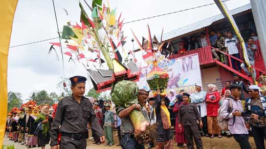 Festival Tabek Ganggam di Tanah Datar