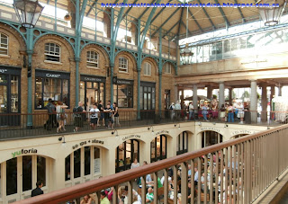 Interior del mercado de Covent Garden