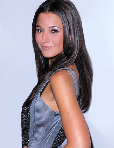 Popular Celebrity Emmanuelle Chriqui Hot Photos amp Biography hot images