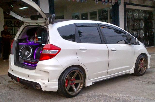 Foto Modifikasi  Mobil  Honda Jazz  Terbaik dan Terbaru Keren 