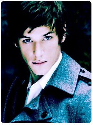 WHY WHY WHY WHY must gaspard Ulliel be so hot I'm practically drooling on