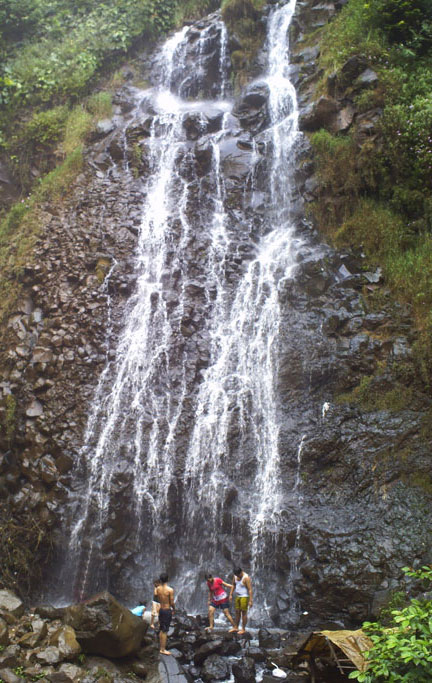 curug/air terjun cinulang