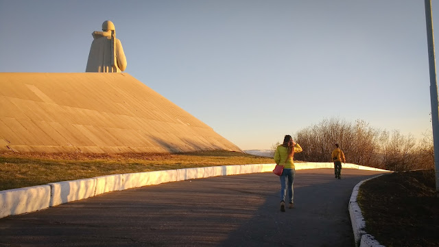 Unknown solidier's statue; Murmansk, Russia