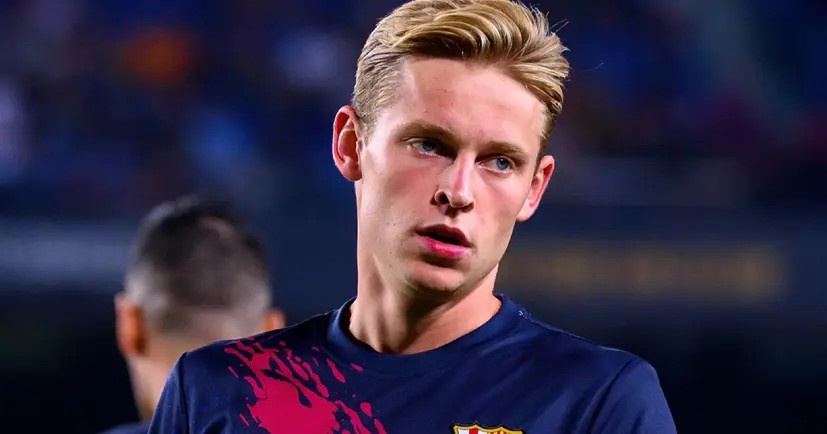 United target Frenkie de Jong 'will leave' Barcelona