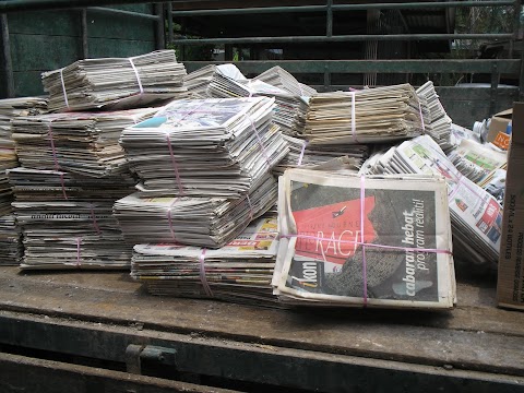beli surat khabar lama