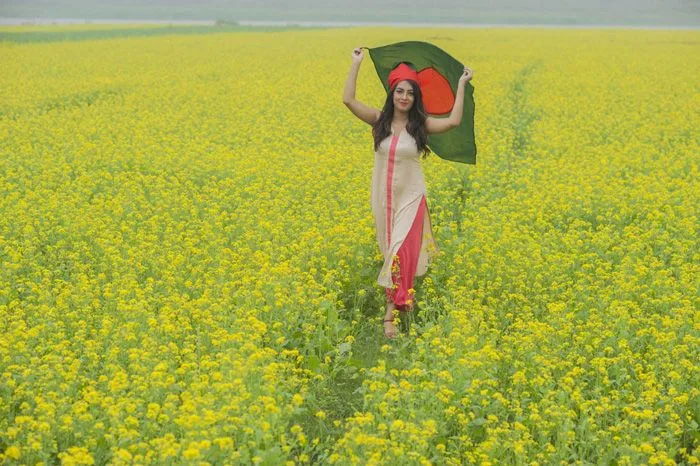 শীতকালের গ্রামের দৃশ্য ছবি -  শীতের সকালের গ্রামের দৃশ্য আঁকা - Winter village scene photo - NeotericIT.com