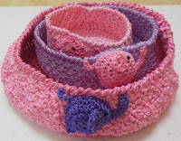 Sweet Nothings Crochet free crochet pattern blog, photo of the set of nesting baskets