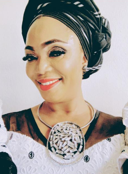 The Glamorous Look Of Us Celebrity Lady Toun Coker