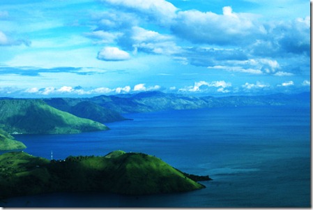 Toba-Lake-from-Simalem