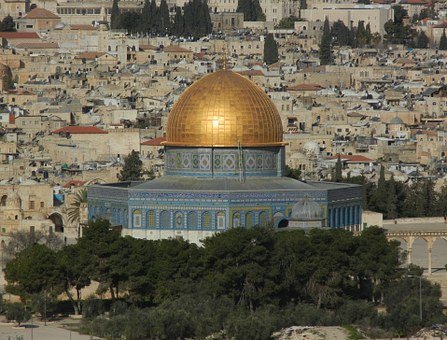 Konflik Palestina - Israel Memanas, Salat Ied Tetap Damai di Masjid Al-Aqsa.lelemuku.com.jpg