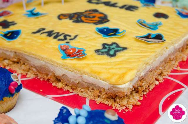 Entremets vanille, pommes caramélisées sur base biscuitée et génoise décorée - thème Poisson