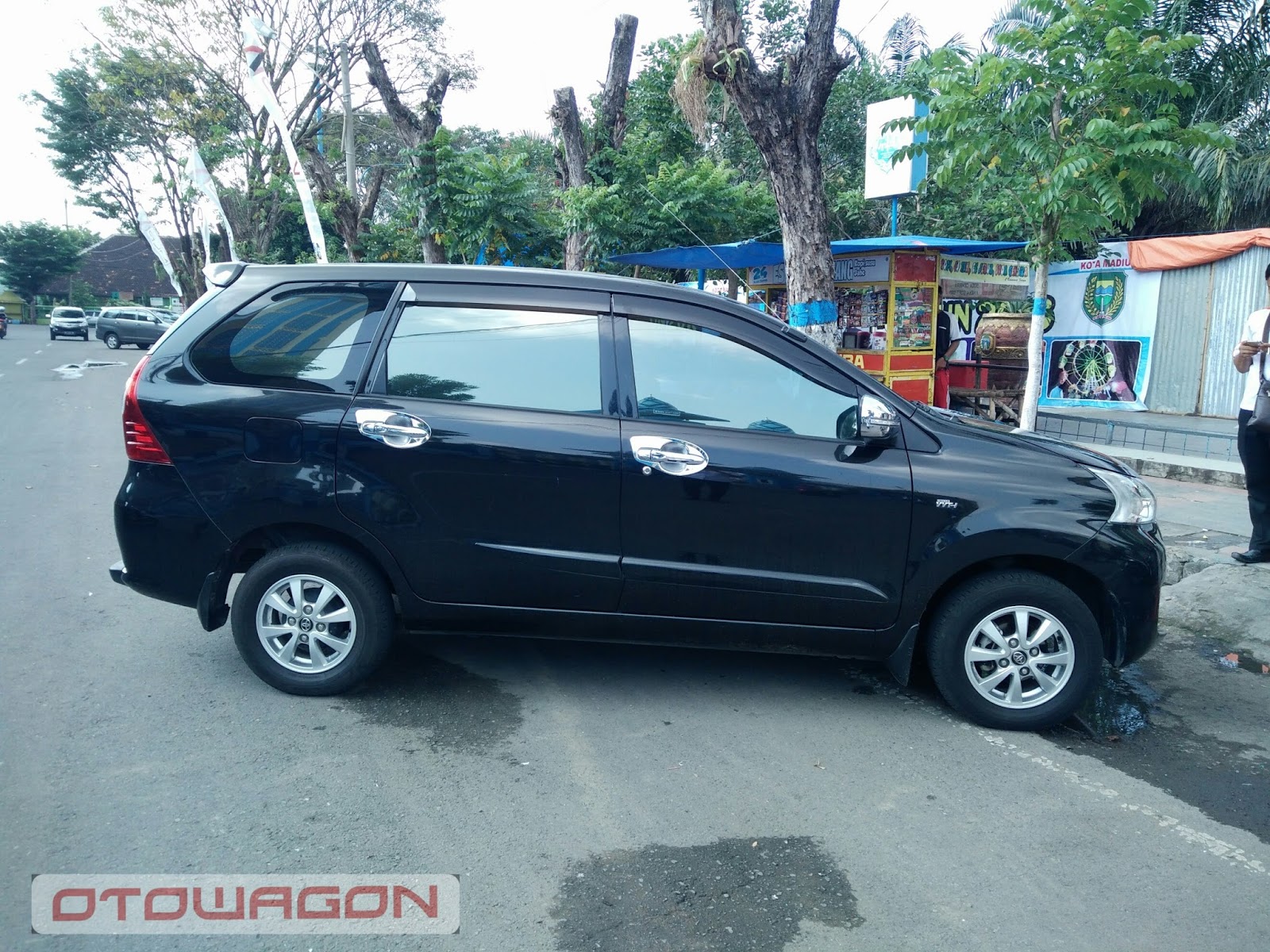 Gambar Mobil Avanza Dari Samping Kawan Modifikasi