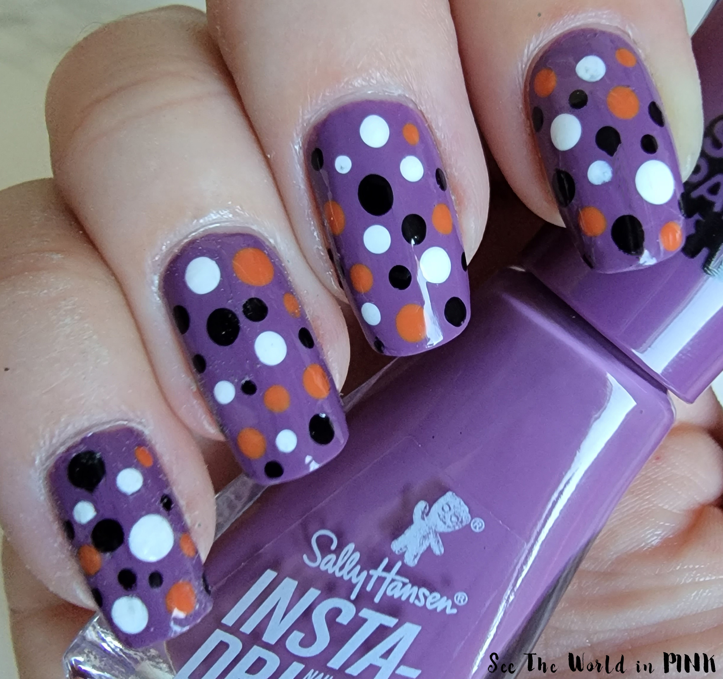 Manicure Tuesday - Halloween Dotticure