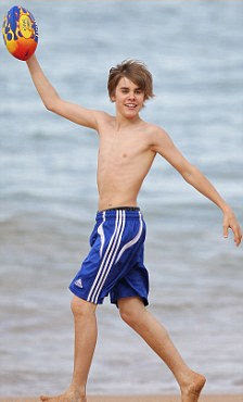 justin-bieber-dezbracat-gol-6