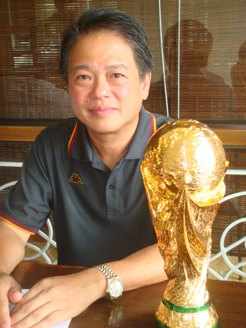 photo of world cup trophy