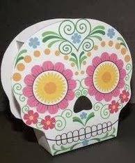 http://un-mundo-manualidades.blogspot.com.es/2013/10/cajas-para-dulces-en-forma-de-calaveras.html