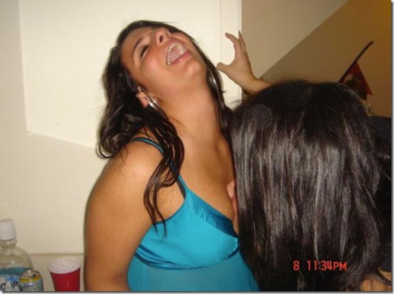 motorboat-bewbs-girls-31