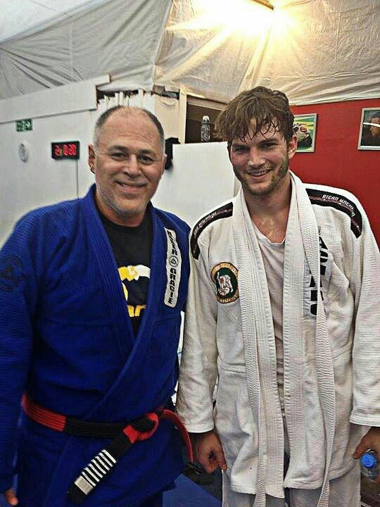 Ashton Kutcher trains Brazilian jiu jitsu