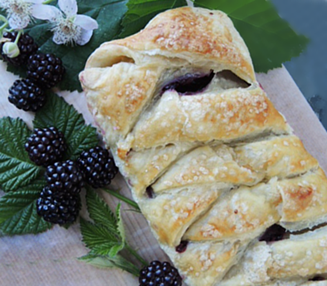 Berry or fruit puff pastry braid