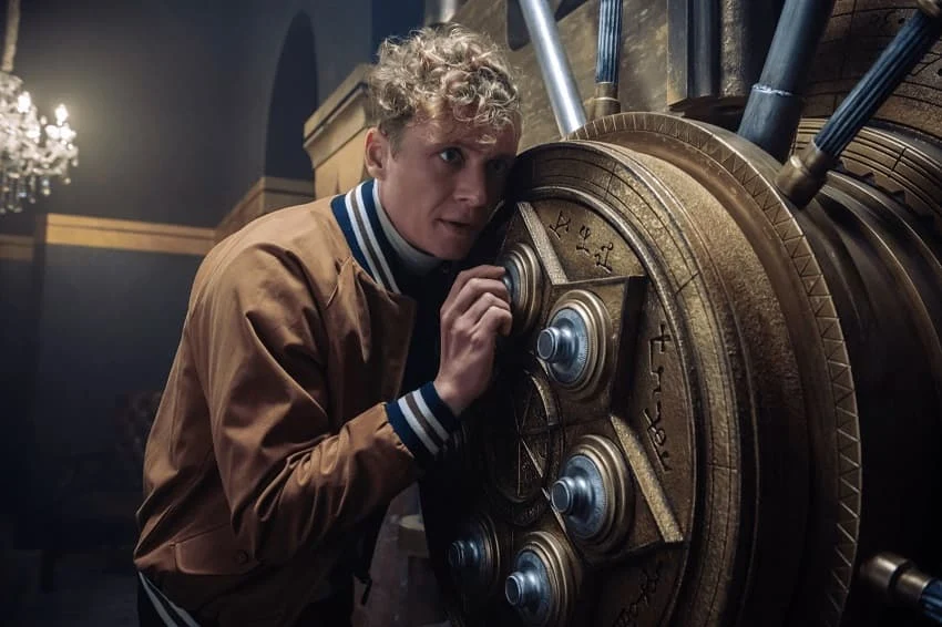 Netflix показал трейлер фильма «Армия воров» - приквела зомби-хоррора «Армия мертвецов»