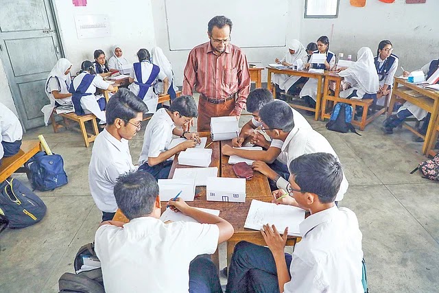 নতুন শিক্ষাক্রম: মূল্যায়নে লিখিত পরীক্ষাও থাকছে, তবে প্রশ্ন ও উত্তরের ধরণ হবে ভিন্ন